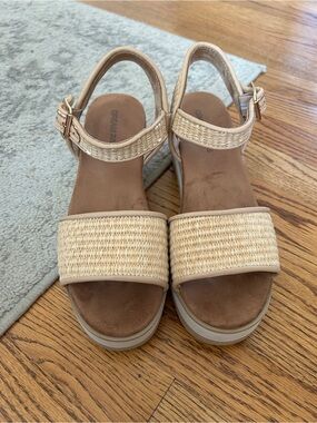 Neutral Woven Platform Sandals with Ankle Strap